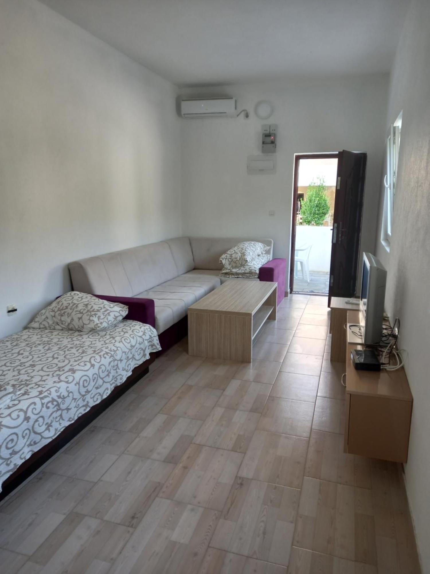 Md Apartmani Čanj Стая снимка